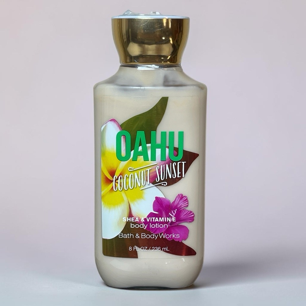 Bath & Body Works Oahu Coconut Sunset 8 oz Body Lotion Shea Vit E Discontinued